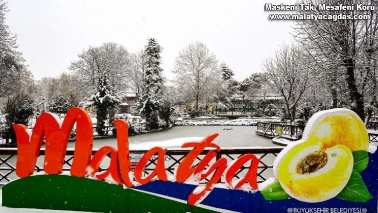 Kar yağışı sonrası kartpostallık manzaralar oluştu