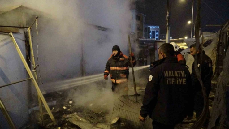 Konteyner çarşıda yangın: 1 yaralı