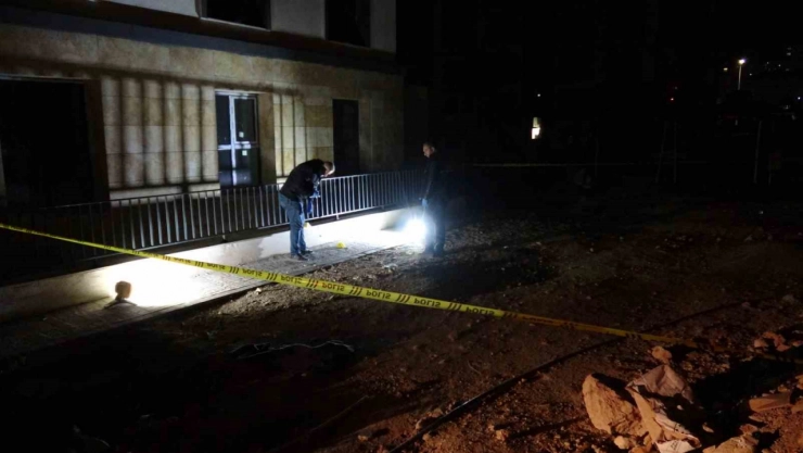 Şantiyede silahla vurulan işçi hastaneye kaldırıldı