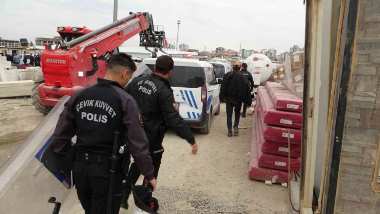 Şantiyede sopalı-bıçaklı kavga: 4 yaralı