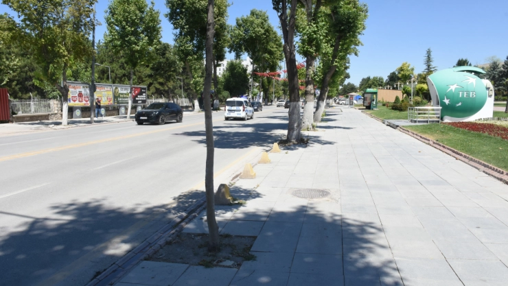 Malatya'da Sıcak Hava Caddeleri Boşalttı