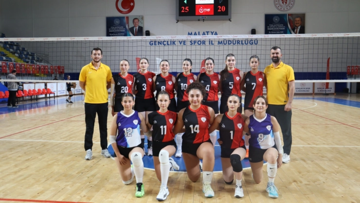 Malatya Voleybol Takımı Üçte Üç Yaptı
