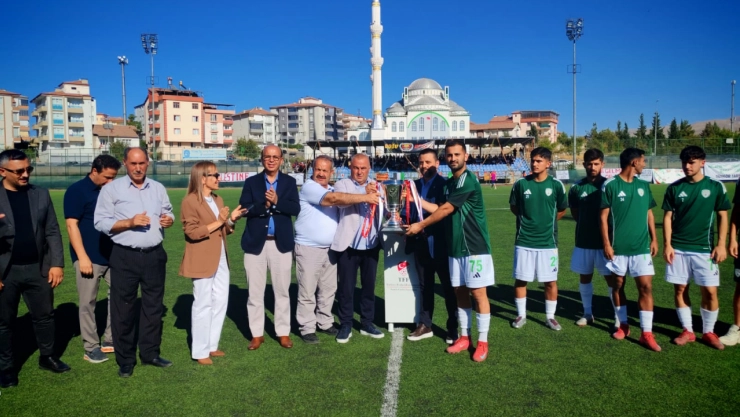 Malatya Yeşilyurtspor Şampiyonluk Kupasını Aldı