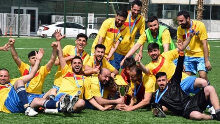 İşitme engelli futbolcular sessizce 1.Lig'e çıktı