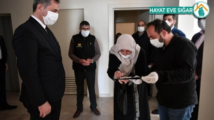 Mamak'ta 428 konutun anahtarları teslim edildi