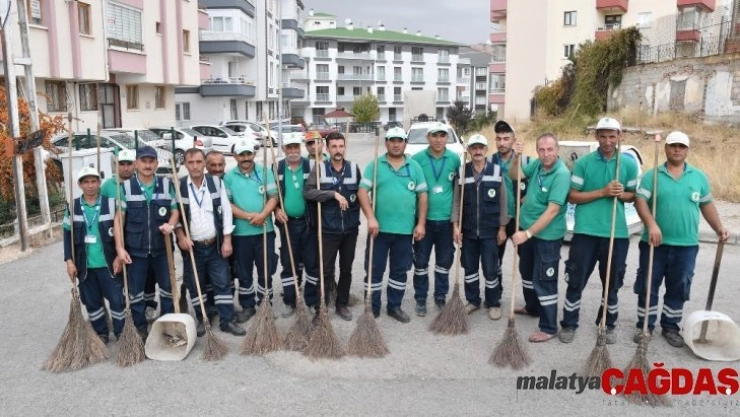 Mamak'ta üç mahalle köşe bucak temizlendi