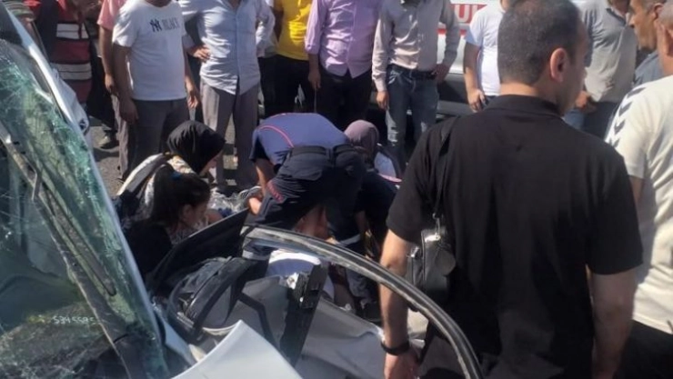 Mardin'de araçlar çarpıştı: 1 ölü, 3 yaralı