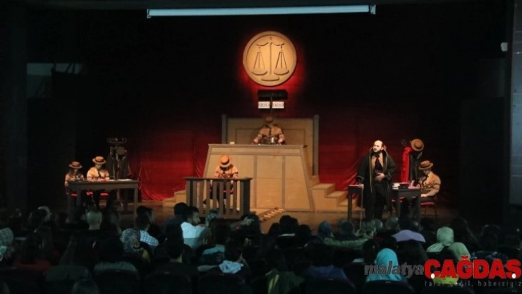 Mardin'de karar tiyatro oyununa yoğun ilgi