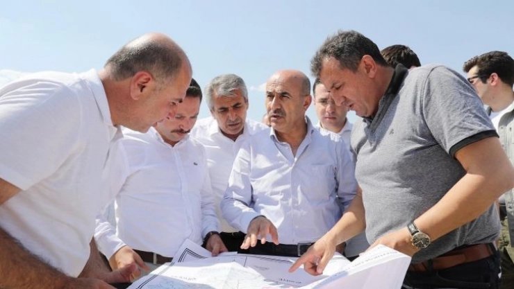 Mardin'de yol çalışmaları devam ediyor