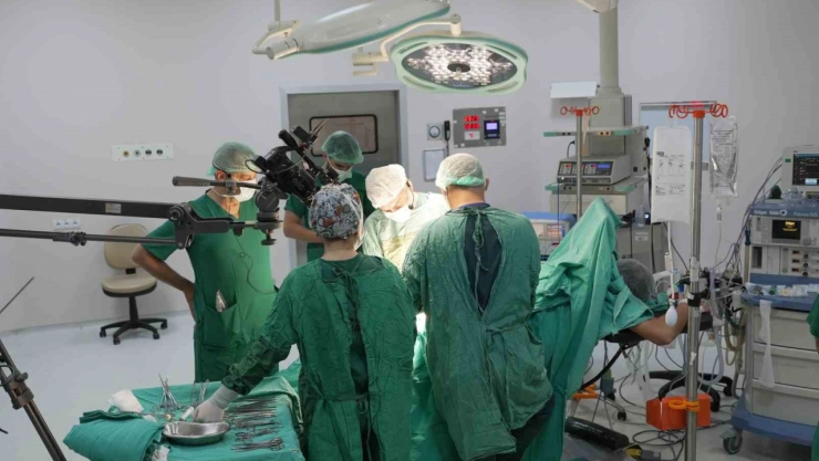 MEAH'ta 14 başarılı ameliyat canlı olarak gerçekleştirildi