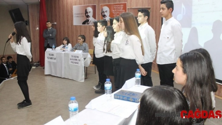 Mehmet Akif'i ölüm yıldönümünde anıldı