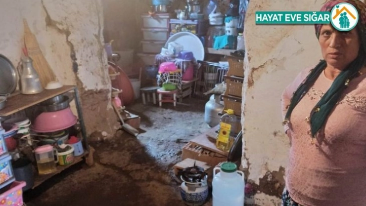 Mehmetçik ihtiyaç sahibi kadının yardımına koştu