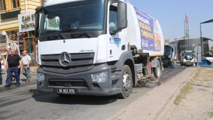 Melikgazi Belediyesi toplu temizlik çalışmalarına devam ediyor