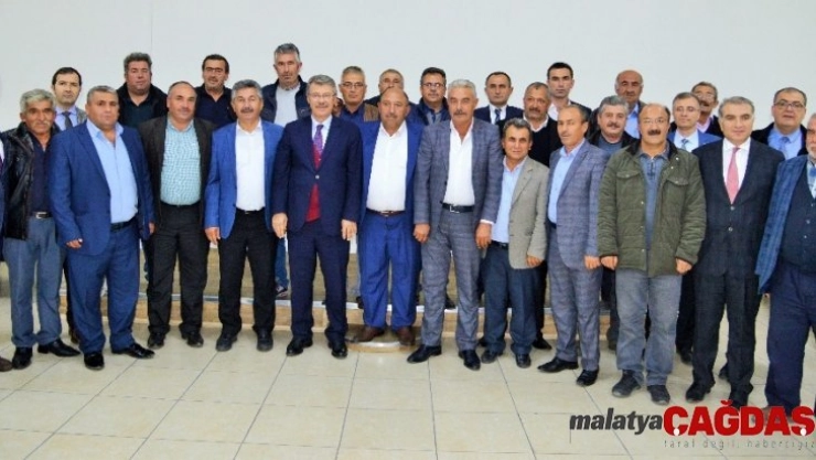 Merkez köy muhtarlarından Başkan Akay'a 65. kampanyadaki başarı dolayısıyla teşekkür ziyareti