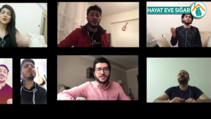 Meslektaşları sanatçı İbrahim Erkal'ı 'Sen aldırma' şarkısı ile andı