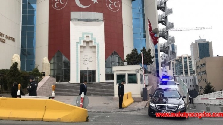 MHP Genel Başkanı Devlet Bahçeli, Cumhurbaşkanı Recep Tayyip Erdoğan'la görüşmek üzere parti binasından ayrıldı.