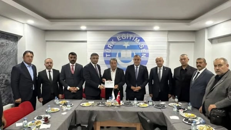 MHP Heyetinden Türkiye Kamu-Sen'e Ziyaret