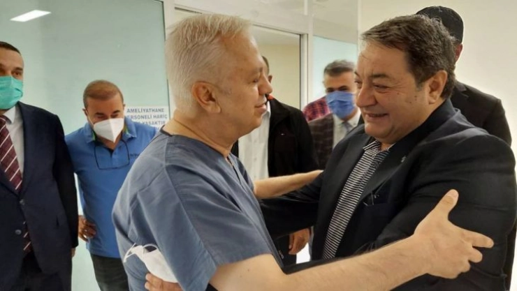 Fendoğlu'ndan Karaciğer Nakil Enstitüsü'ne övgüler