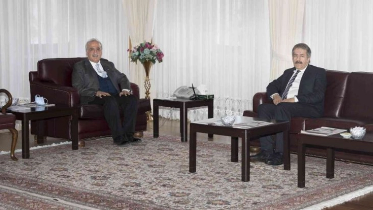 Milletvekili Taşkesenlioğlu ile MKYK Üyesi Fırat'tan Rektör Çomaklı'ya tebrik ziyareti