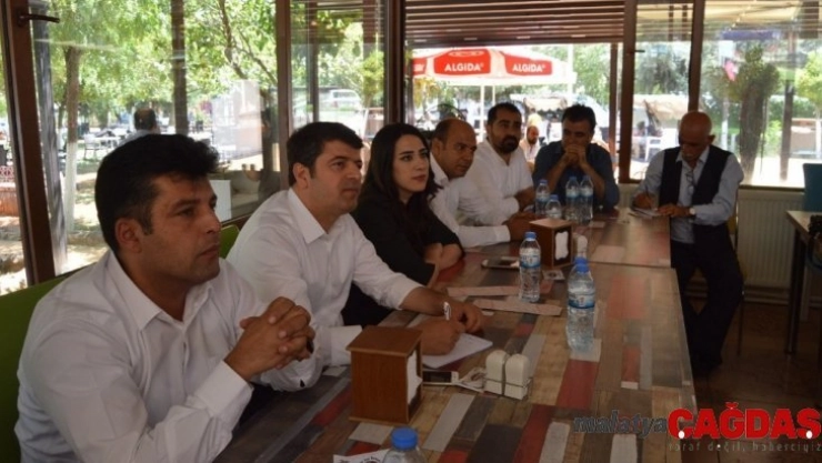 Milletvekili Tutdere bu kez Besni'de muhtarlarla buluştu