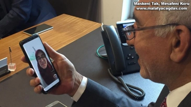 Milletvekili Yakup Taş genç yazarı tebrik etti