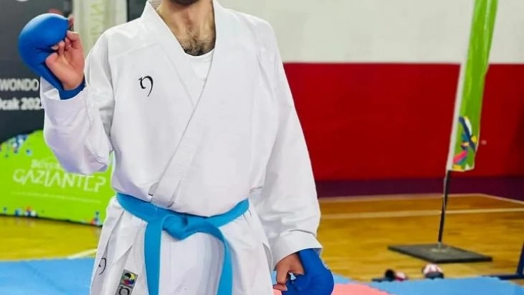 Milli karateci Kardeşler İşitme Engelliler Türkiye Şampiyonası'nda altın madalya kazandı