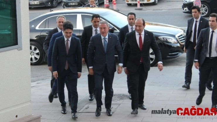 Milli Savunma Bakanı Akar: 'Önümüzdeki günlerde çok daha iyi haberler alacaksınız'