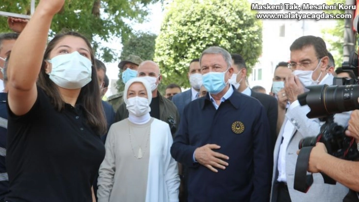 Milli Savunma Bakanı Akar'a Malatya'da sevgi seli