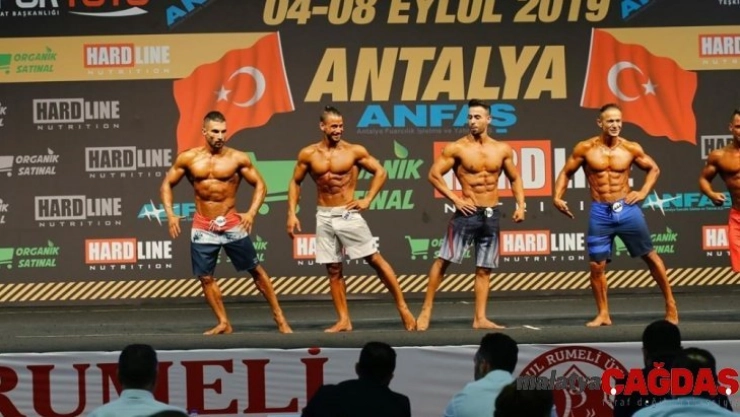 Milli vücut geliştirme sporcuları Dubai'de Türkiye'yi temsil edecek