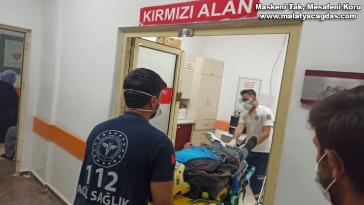 Minibüs ile motosiklet çarpıştı: 1 Yaralı