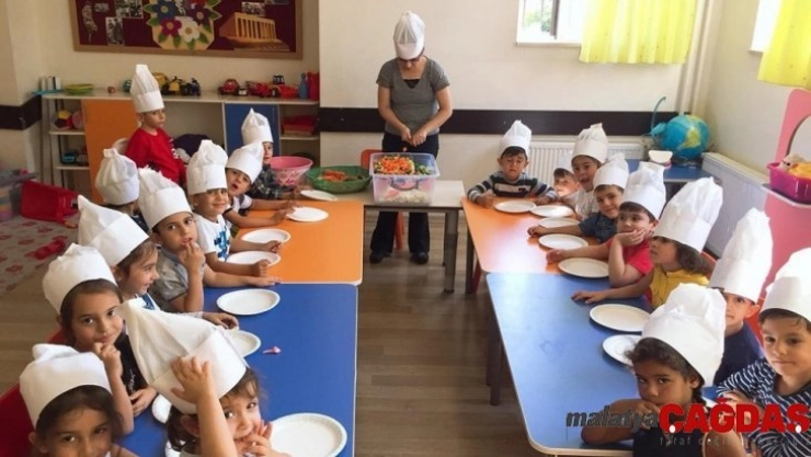 Minik şefler turşu yaptı