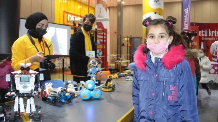 Minikler 'Bilim Erzurum' ile geleceğe hazırlanıyor