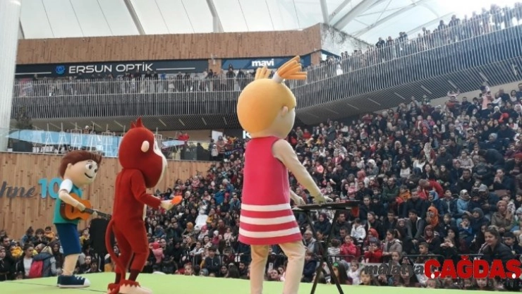 Minikler eğlence dolu bir tatil için 10 Burda'daydı