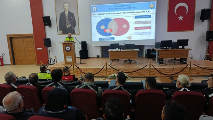 Motosiklet Sürücülerine Trafik Güvenliği Eğitimi