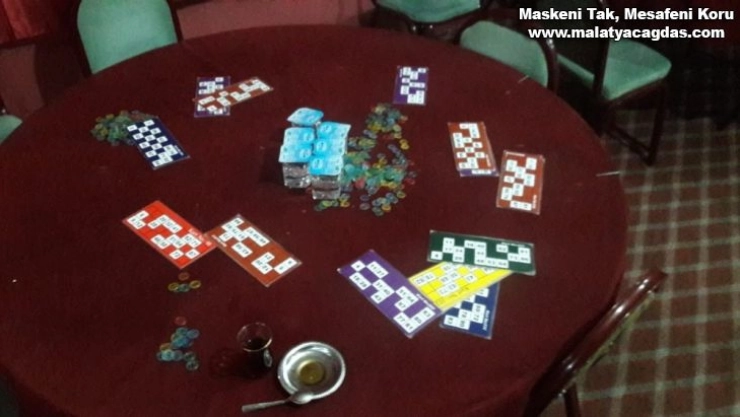 Mühürlenen iş yerine kumar baskını