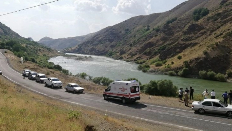Murat Nehri'ne giren şahıs hayatını kaybetti