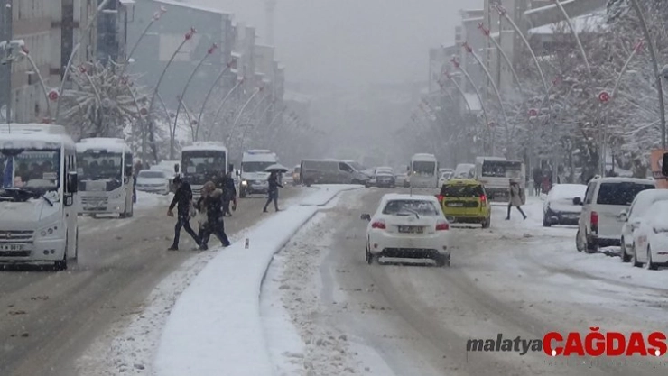 Muş'ta 80 köy yolu ulaşıma kapandı