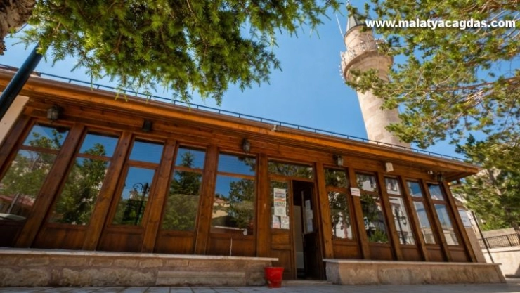 Nadide eserler arasında yer alıyor, süslemeleriyle kendine hayran bırakıyor