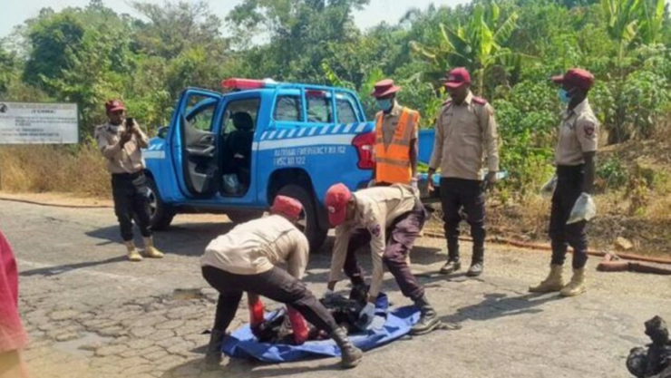 Nijerya'da otobüs kazası: 5'i çocuk 19 ölü