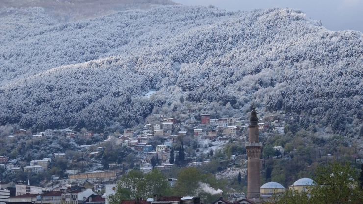 Nisan ayında kar sürprizi