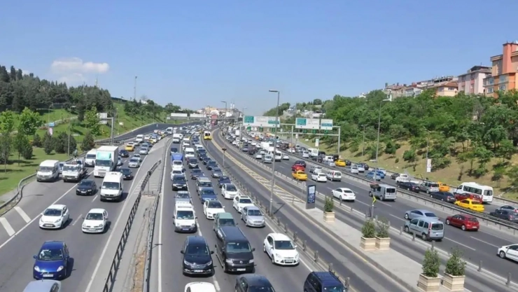 Ocakta trafiğe 165 bin 734 araç kaydedildi