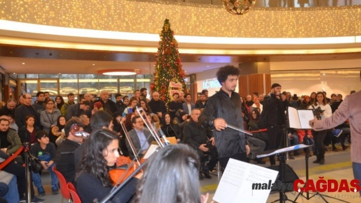 Öğrenciler Neşet Ertaş Konseri verdi