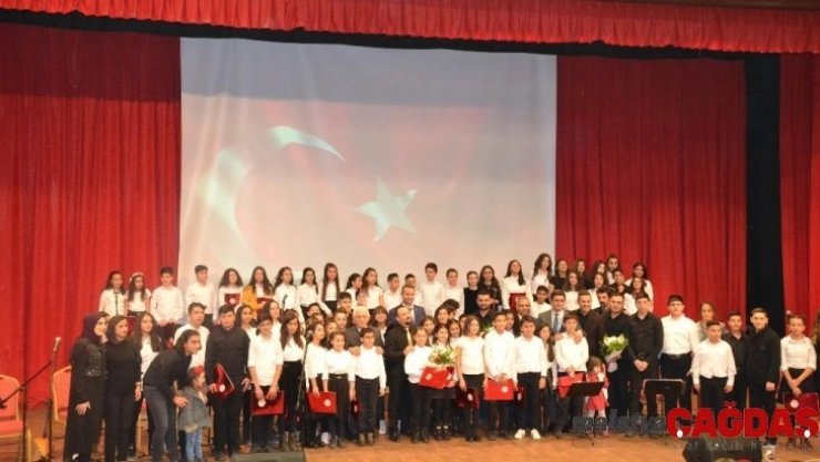 Öğrencilerden müzik şöleni