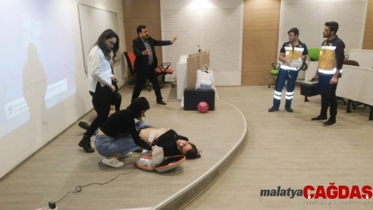 Öğrencilere 'Yaşam Kurtarma Zinciri Nerede Kopuyor' semineri