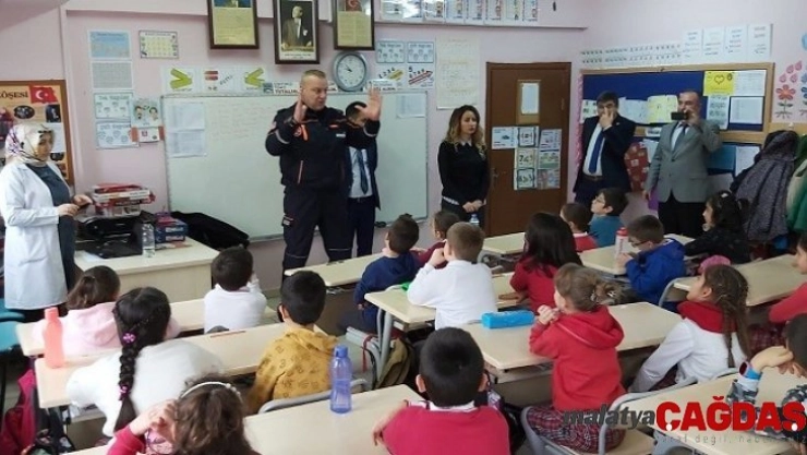 Öğrencilere bina güvenliği hakkında bilgilendirme yapıldı