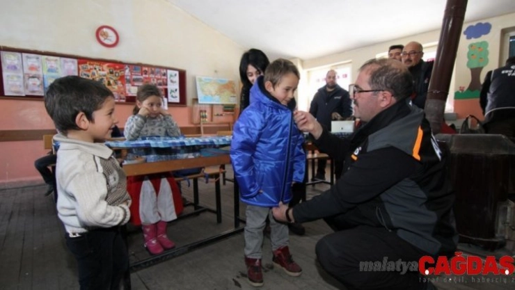 Öğretmen istedi, AFAD yardıma koştu
