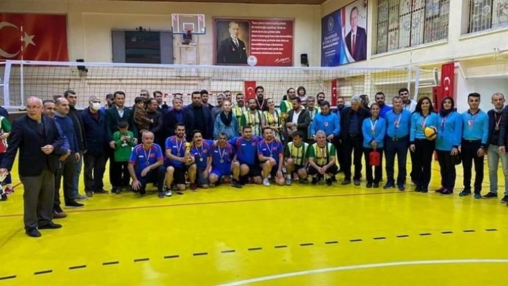 Öğretmenler günü voleybol turnuvası tamamlandı