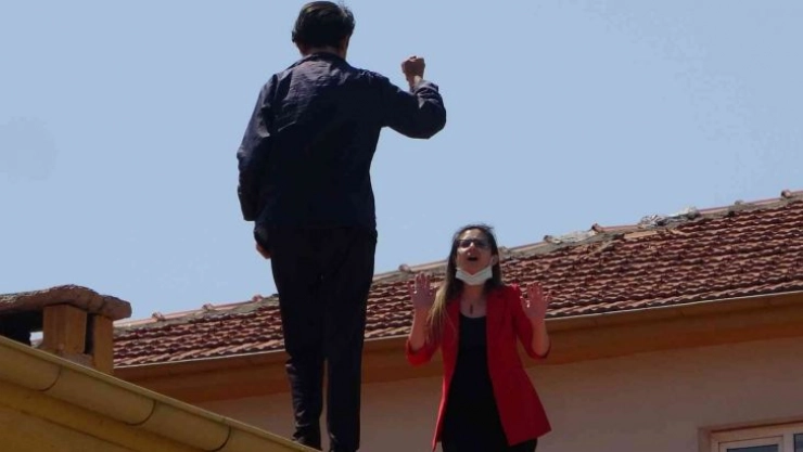 Okul çatısında korku dolu anlar