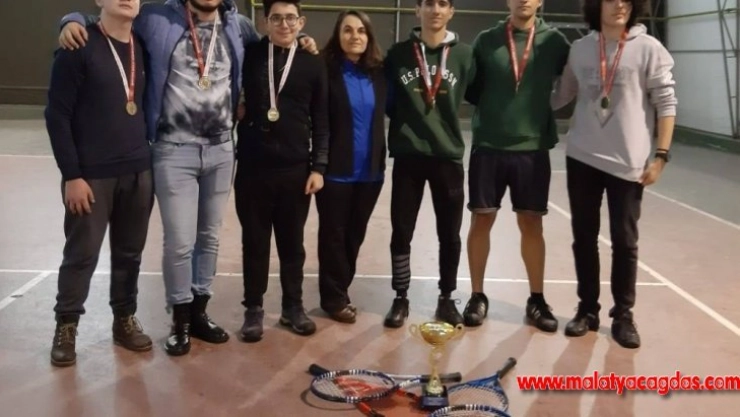 Okullar arası gençler tenisi il birinciliği sona erdi