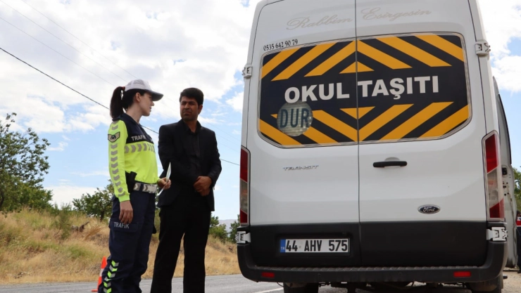 Okullarda Trafik Tedbirleri ve Servis Araçları Denetlendi
